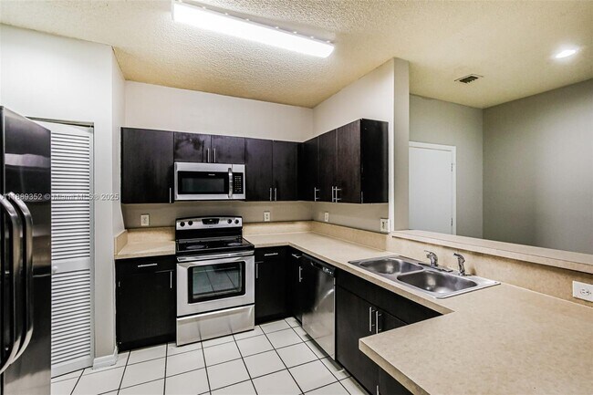 Building Photo - 10301 SW 18th St