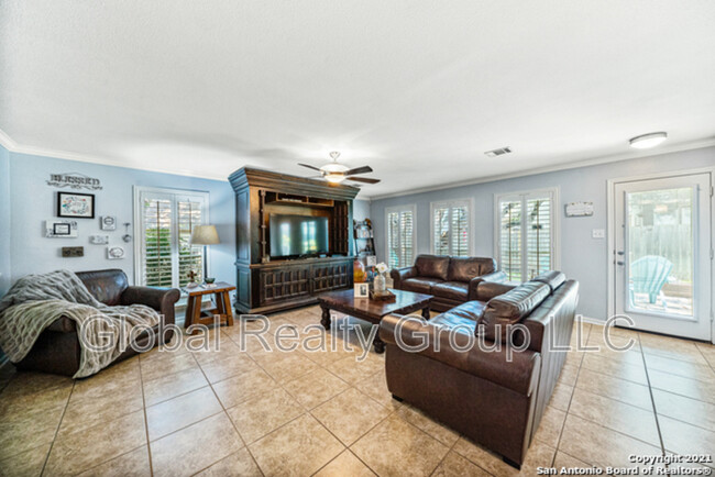 Building Photo - 10807 Bridle View Dr