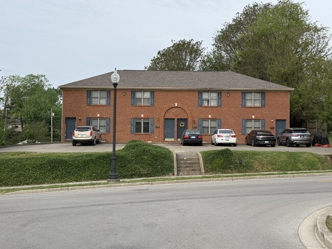 Building Photo - 426 College St