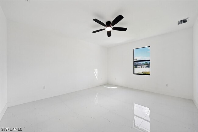 Building Photo - 2458 NW 9th Terrace