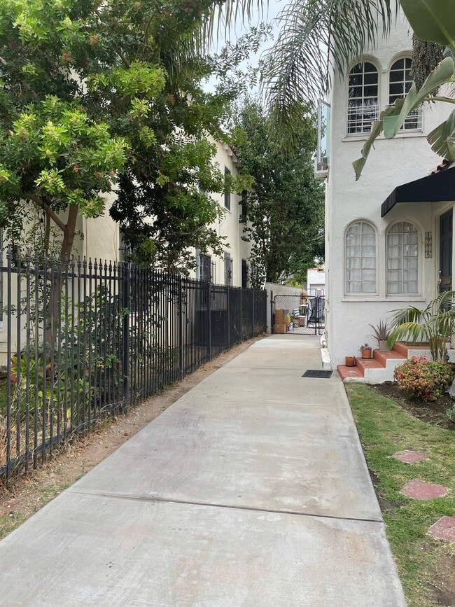 Driveway and entrance - 1215 S Ridgeley Dr