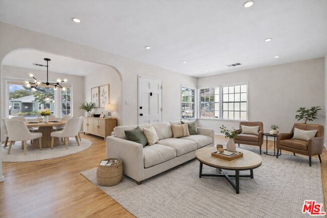 Building Photo - 8348 Reading Ave