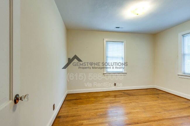 Building Photo - 715 Hillsboro Rd