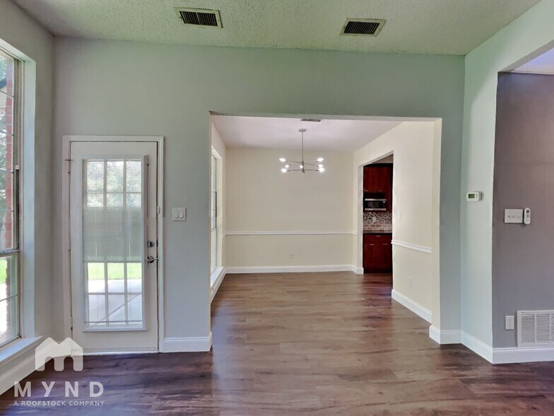 Building Photo - 2616 Belmont Ct