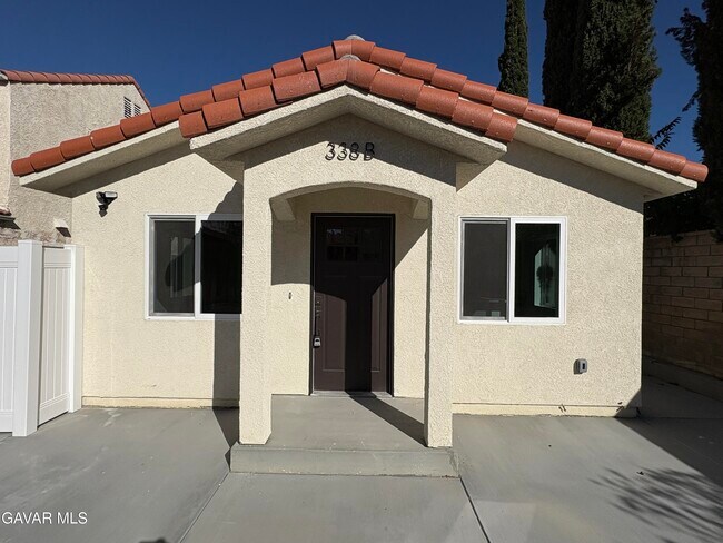 Primary Photo - 338 Mesa Verde Ave