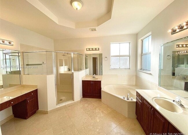 Building Photo - 11350 NW 82nd Terrace