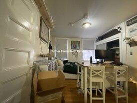 Building Photo - 71 Revere St