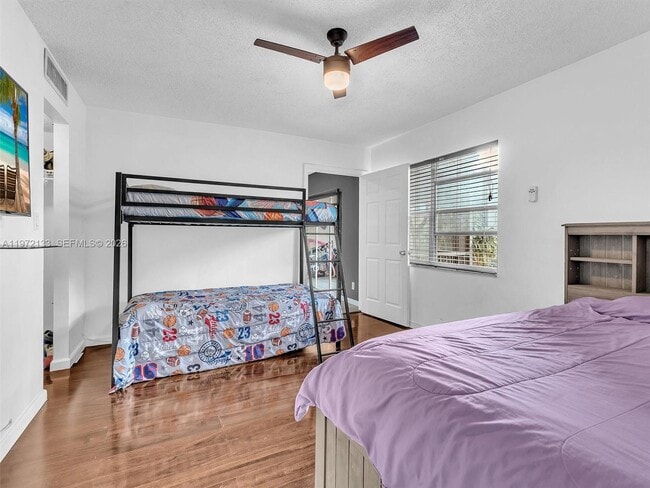 Building Photo - 6201 N Falls Cir Dr