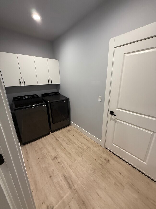 Building Photo - 3990 S Birch Cove Dr