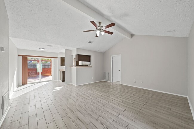 Building Photo - 7227 Colima Dr