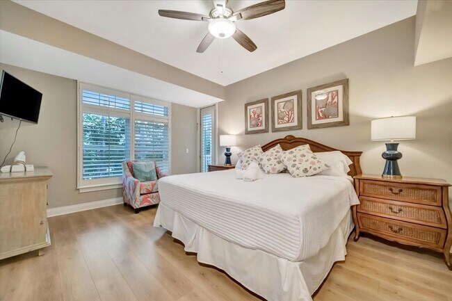 Building Photo - 6406 Gulf Dr