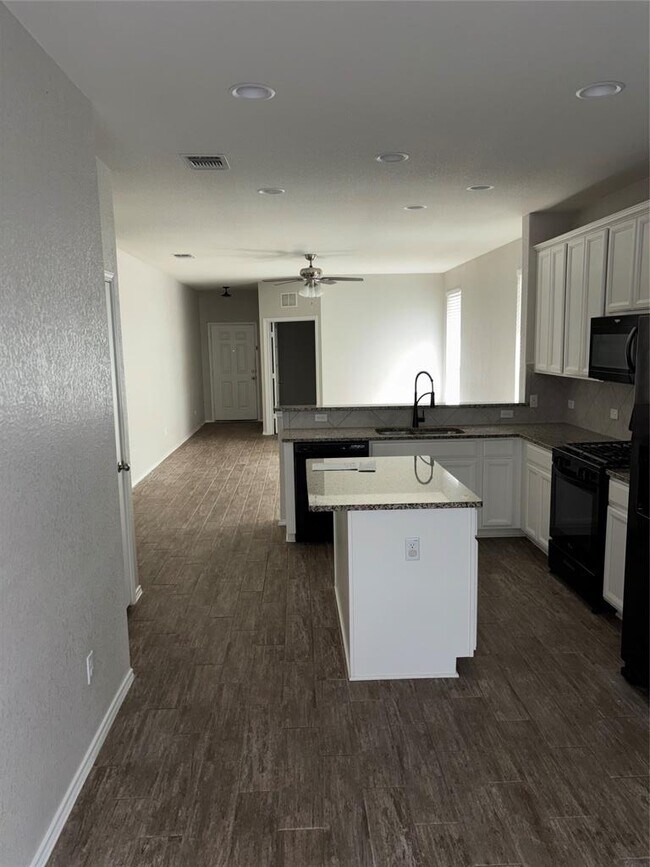 Building Photo - 1101 Cliffbrake Wy