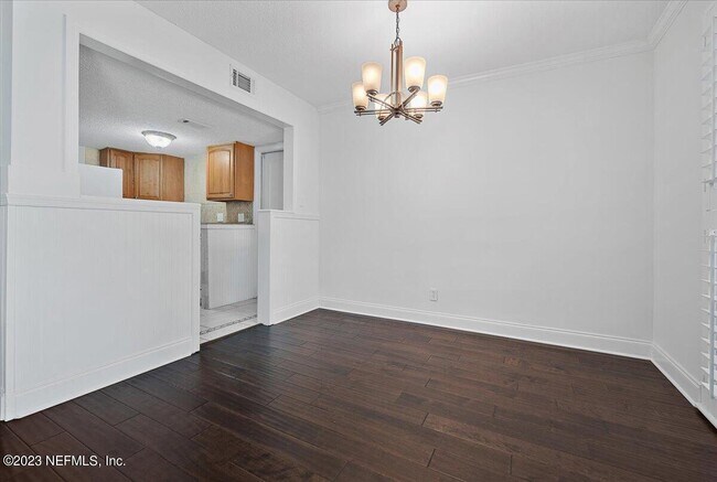 Building Photo - 101 Villa Del Mar Dr