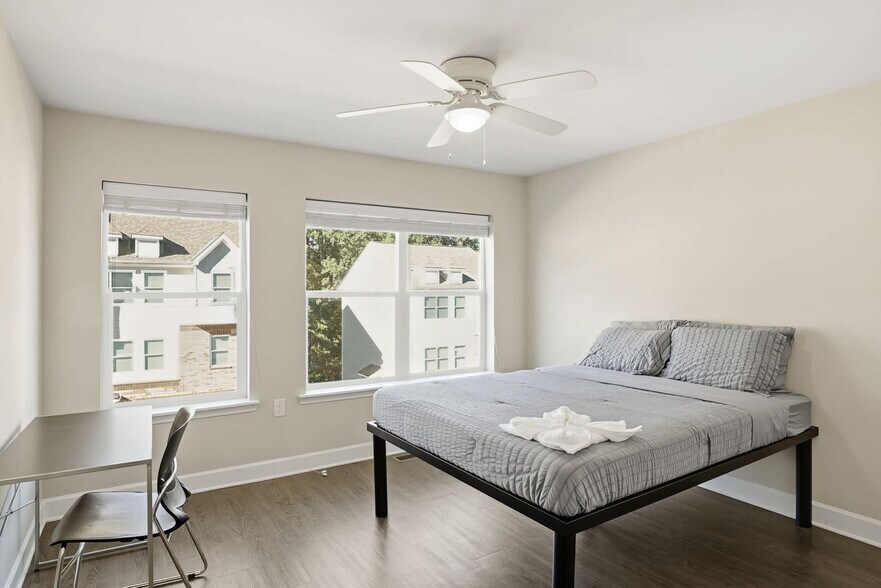 Building Photo - 205 Tiliwa Ct