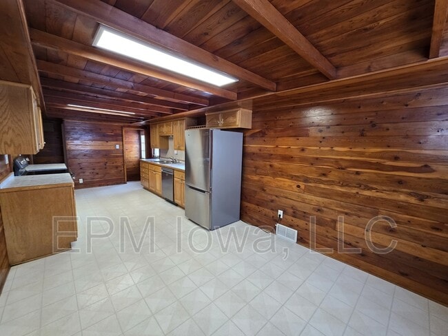 Building Photo - 304 N Nesbit Rd