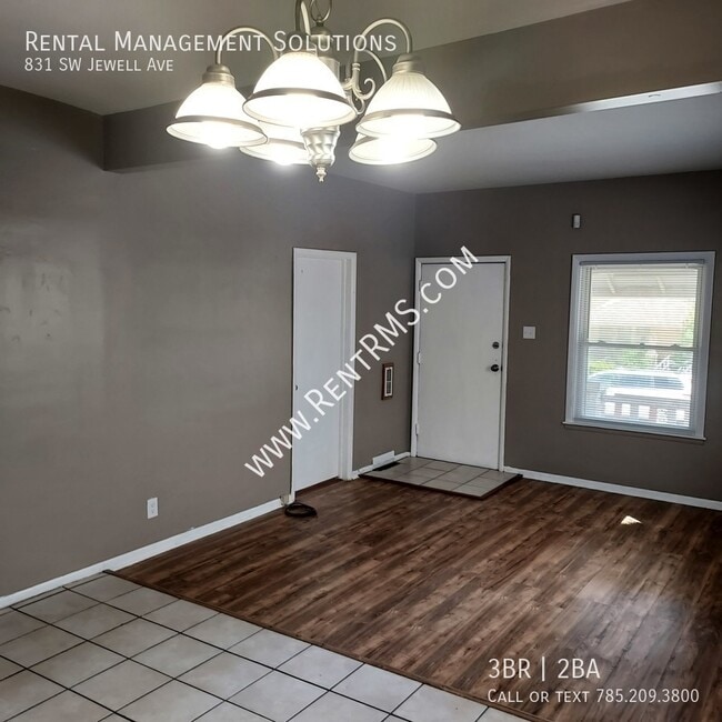 Building Photo - 831 SW Jewell Ave