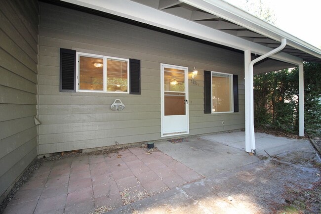 Building Photo - 16711 SW Lake Forest Blvd