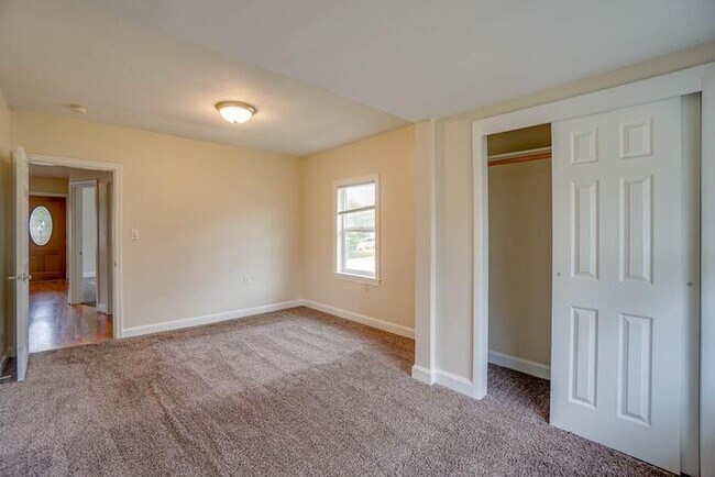 Building Photo - CUTE AND COZY WOODLAND CHARMER