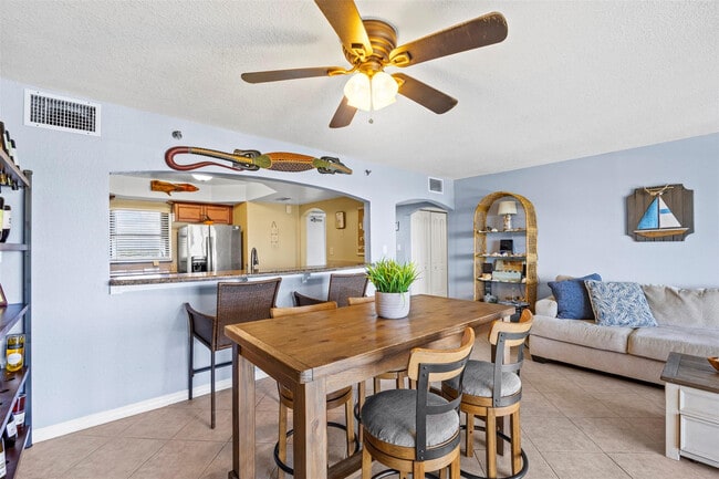 Building Photo - 801 S Ocean Dr