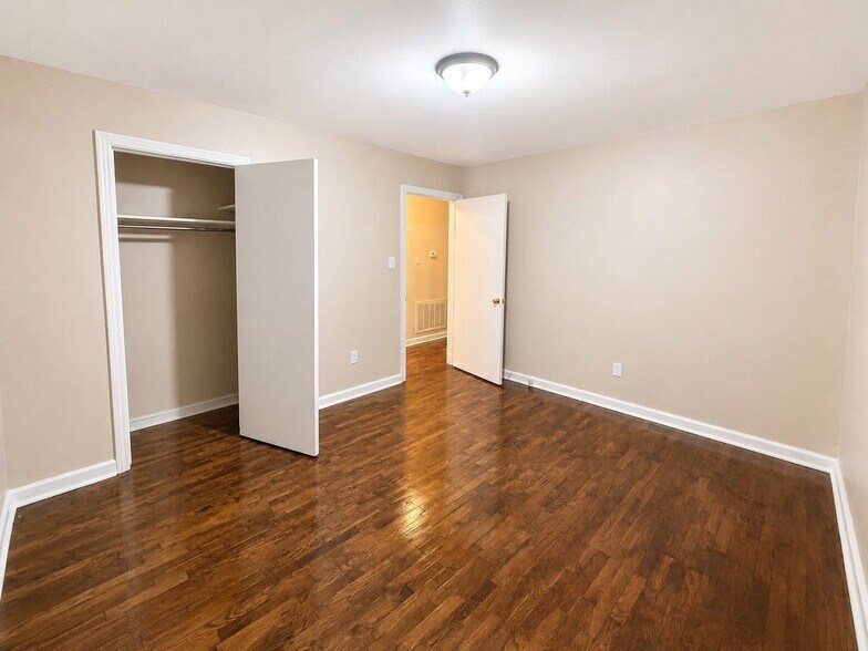 Building Photo - 2042 US-70