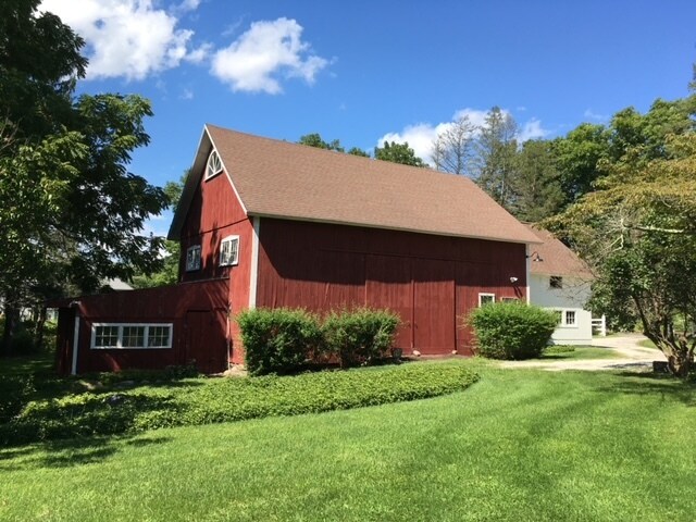 Primary Photo - 254 Pumpkin Hill Rd