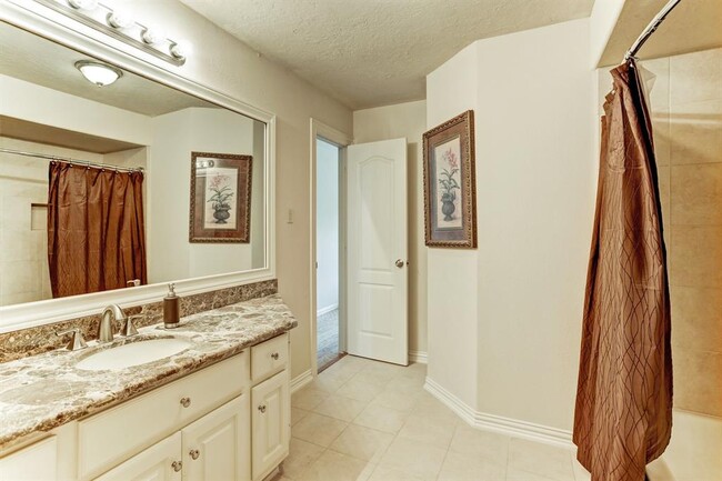 Building Photo - 14203 Cloud Cliff Ln