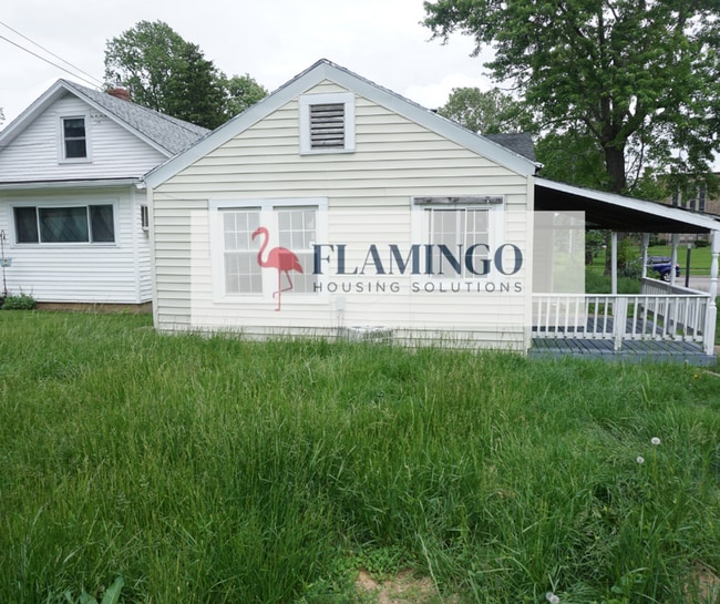 Building Photo - Charming 2 Bedroom, 1 Bath Home – Refinish...