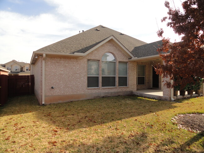 Building Photo - 10024 Lisi Anne Dr
