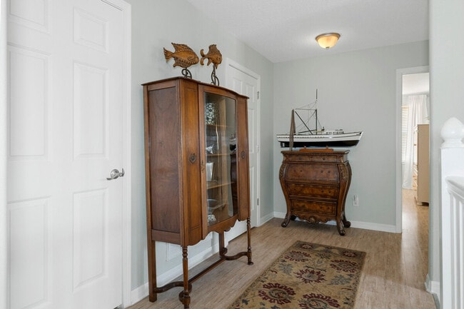 Building Photo - 4 Waterside St