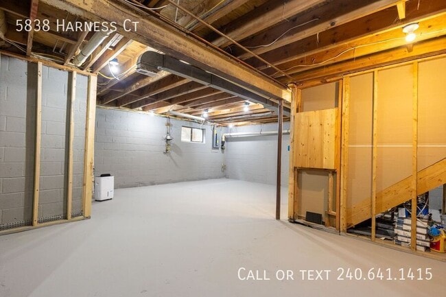 Building Photo - 5838 Harness Ct