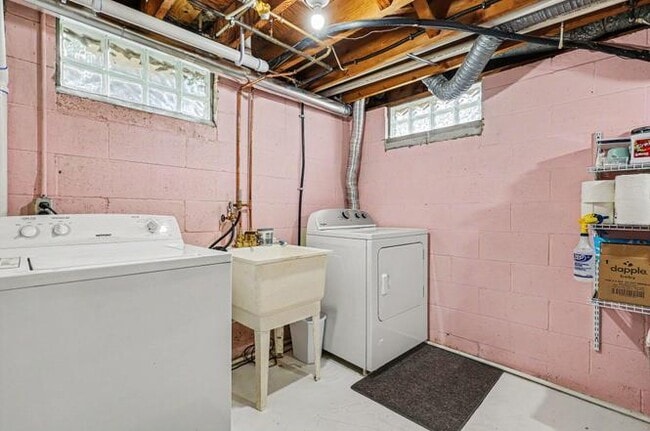 Building Photo - 2685 Northville Dr NE