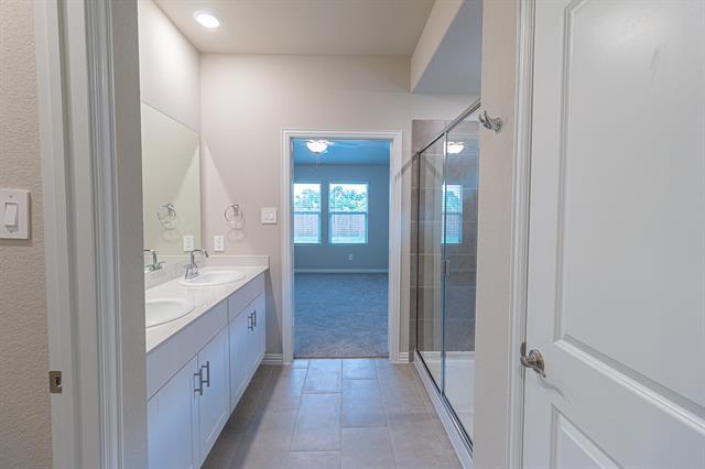 Building Photo - 2210 Gustavus Dr