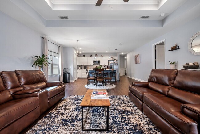 Building Photo - 4354 Bottle Brush Ln