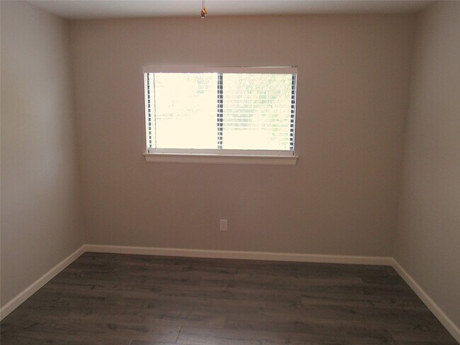 Building Photo - 3311 Golden Willow Dr