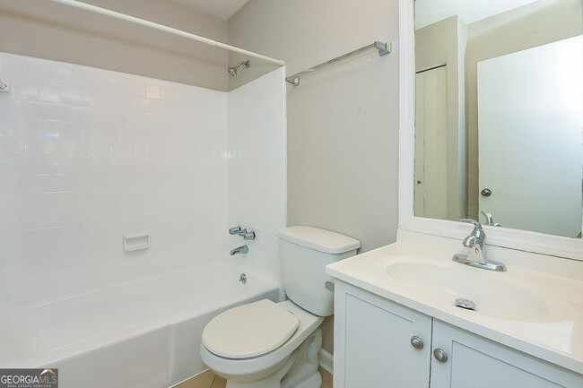 Building Photo - 461 Barnsdale Dr