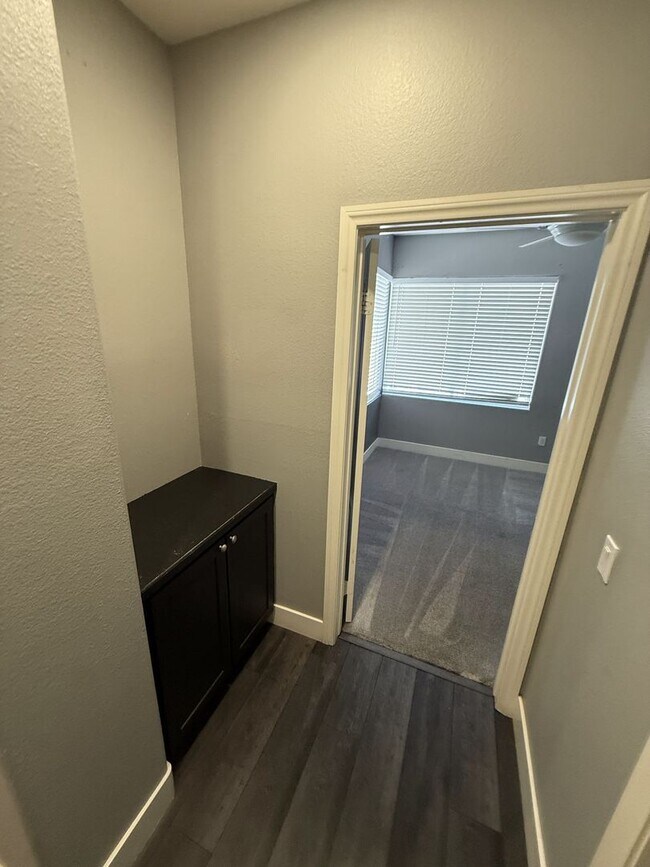 Building Photo - 821 Peachy Canyon Cir