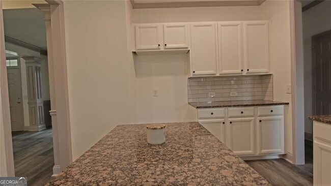 Building Photo - 9195 Hannahs Crossing Dr