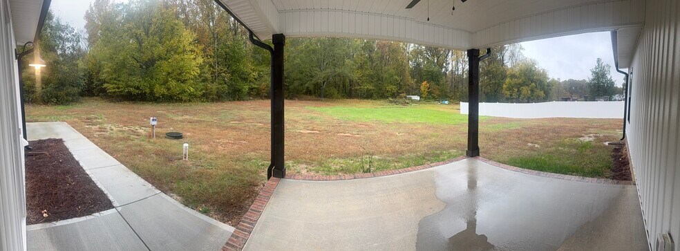 Building Photo - 420 Sloop St