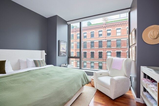 Building Photo - 505 Greenwich St