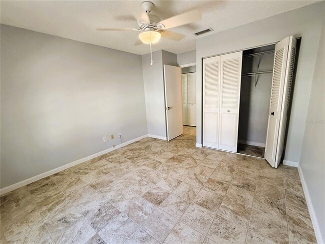 Building Photo - 225 Sun Vista Ct S