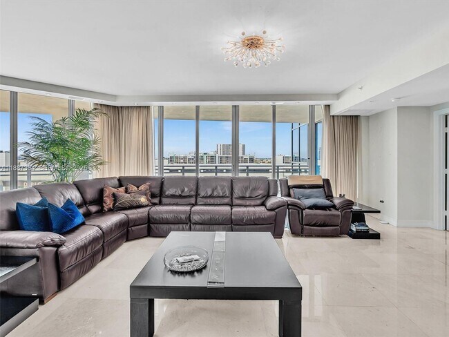 Building Photo - 3535 S Ocean Dr