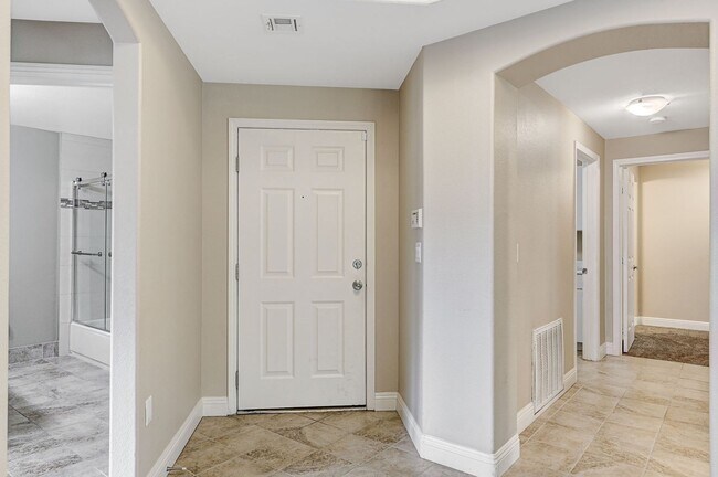 Building Photo - AMBER RIDGE Gated Beauty in Summerlin! 1600+ SF Condo