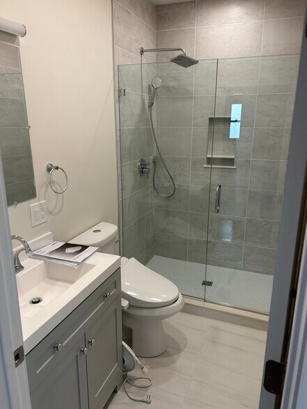 Building Photo - 81 Flint St