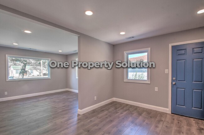 Building Photo - 4401 W 21st Ave