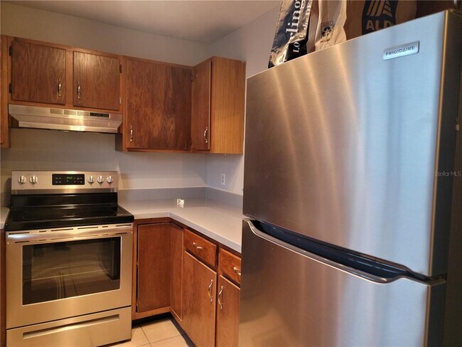 Building Photo - 2300 SW 43rd St