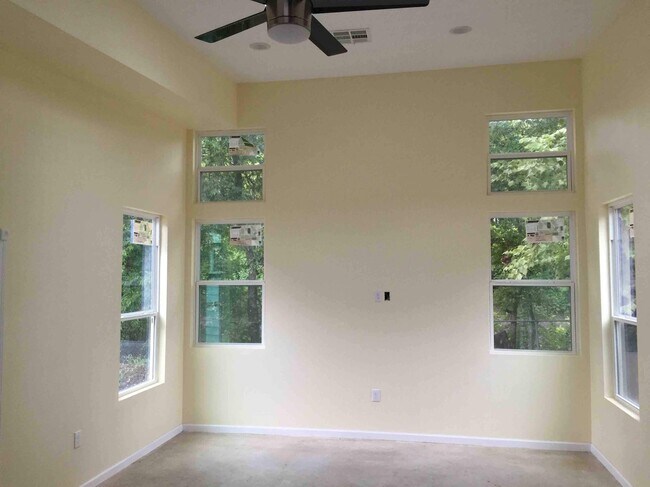 Building Photo - 4300 Mount Vernon Dr