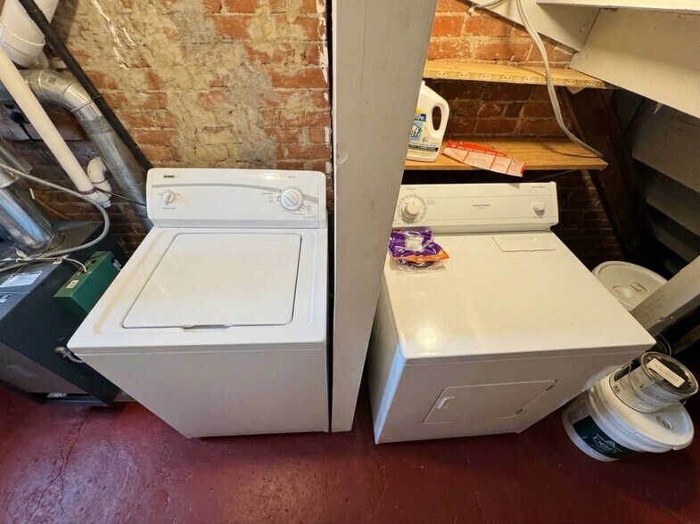 Building Photo - 36 Park Ave