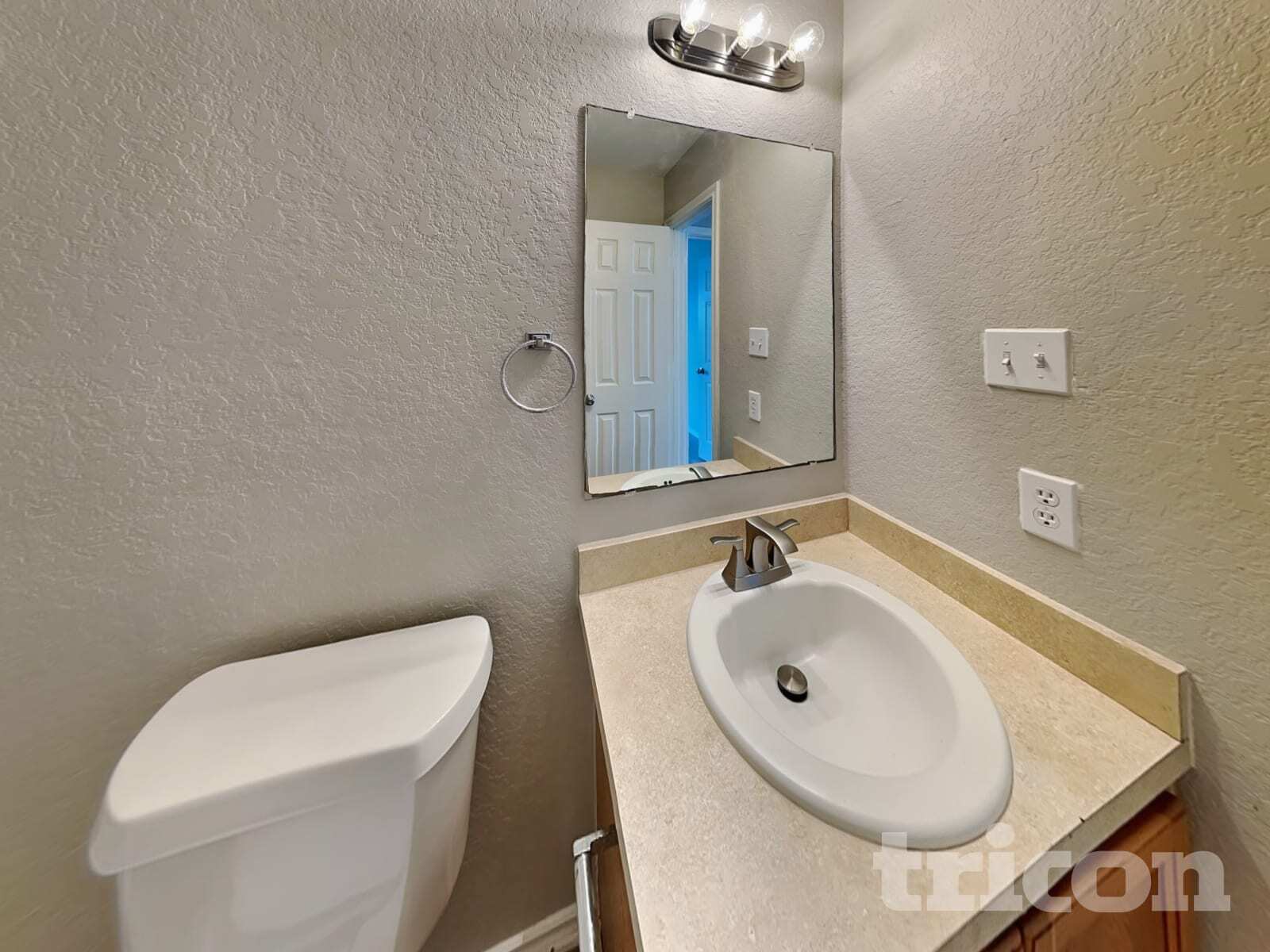 Building Photo - 7923 Horse Hollow