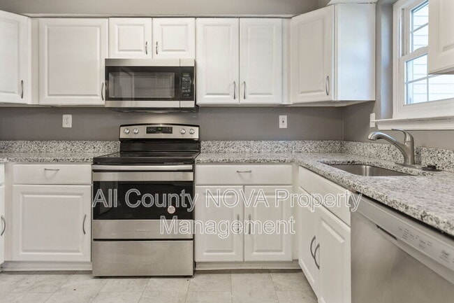 Building Photo - 6044 Sirenia Pl