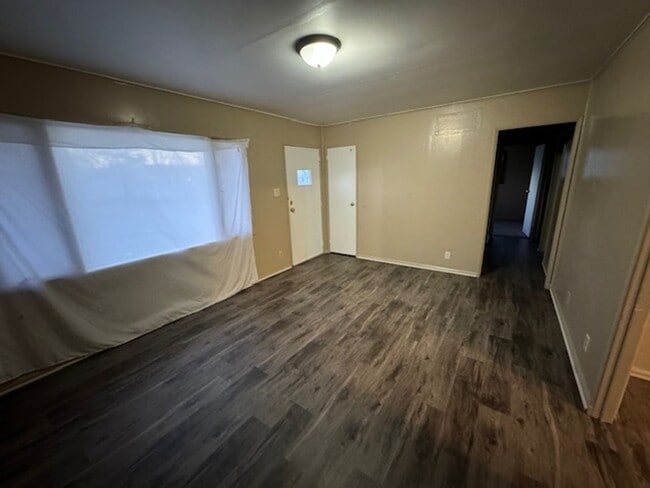 Building Photo - 739 Sherman Ave